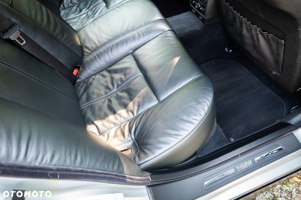 BMW Seria 7 735i - 34