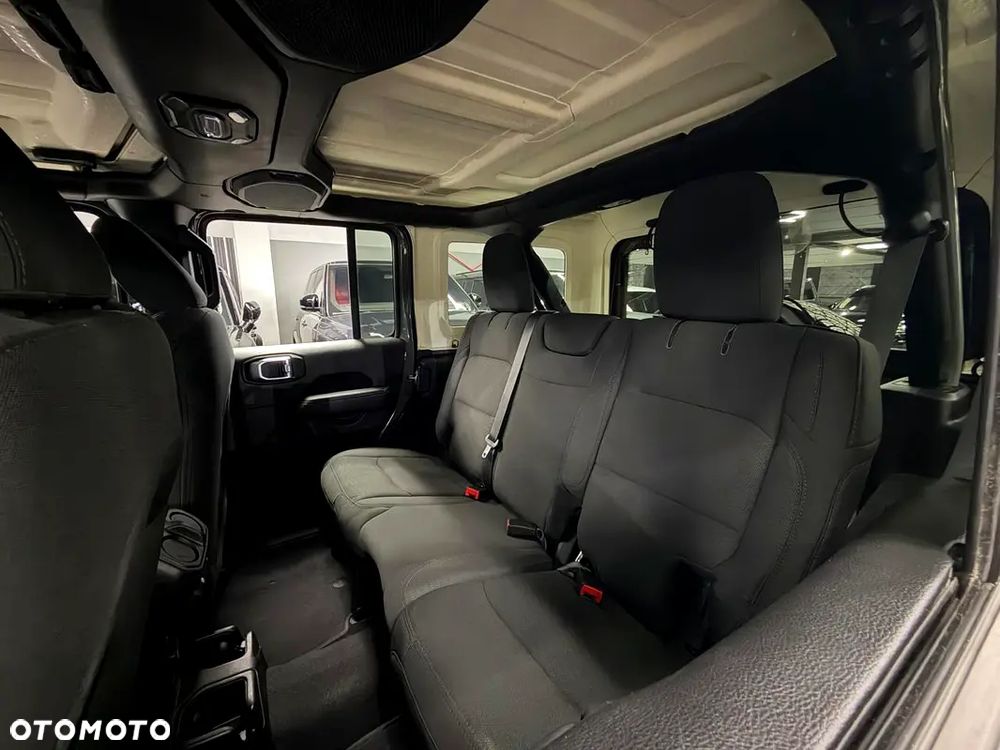 Jeep Wrangler Unlimited 3.6 Automatik Sahara - 12