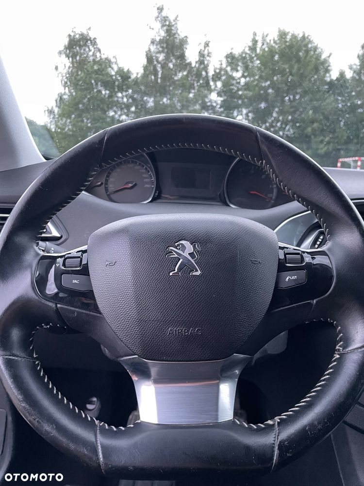 Peugeot 308 1.6 BlueHDi Allure S&S - 10