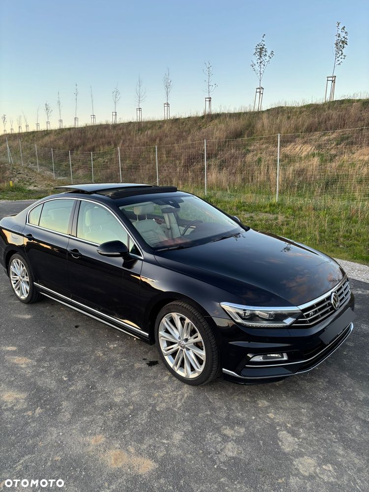 Volkswagen Passat - 1