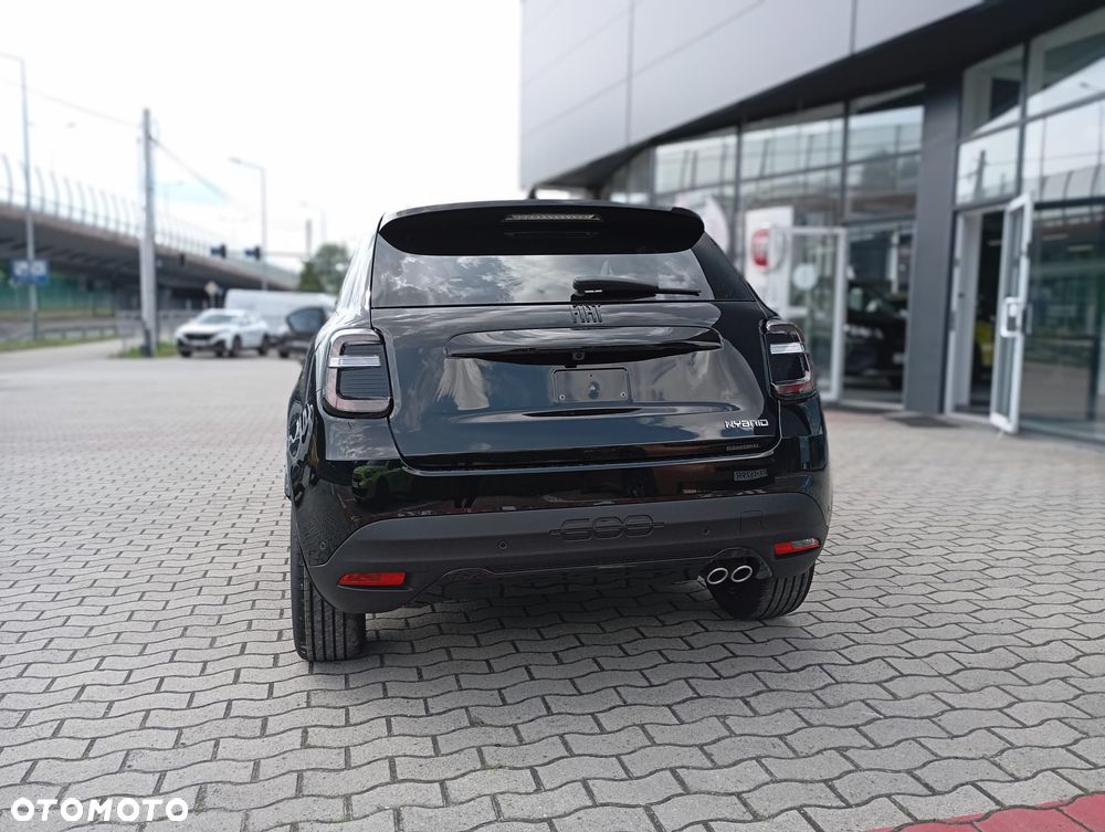 Fiat 600 1.2 Turbo Sport eDCT - 6