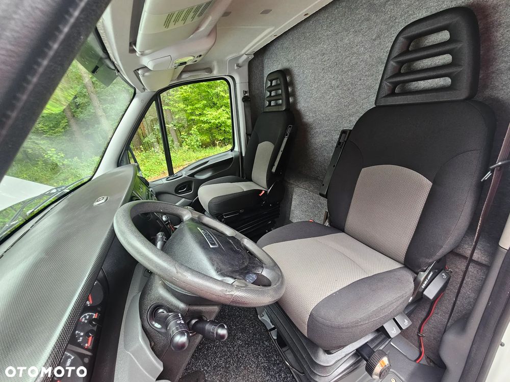 Iveco Daily BLIŹNIAKI Hak 3,5 tony - 33