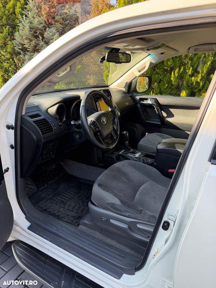 Toyota Land Cruiser 3.0l Turbo D-4D Aut. AVS Luxury - 8
