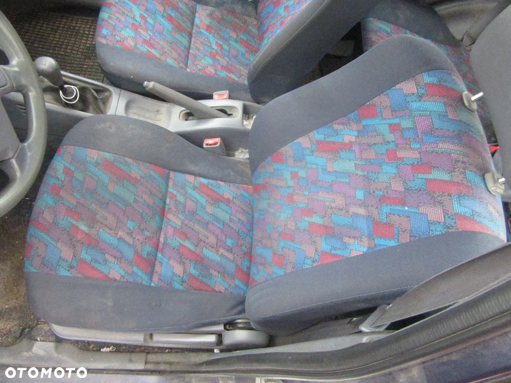 KANAPA FOTELE BOCZKI Daihatsu Terios 1998 Wszystkie części - 1