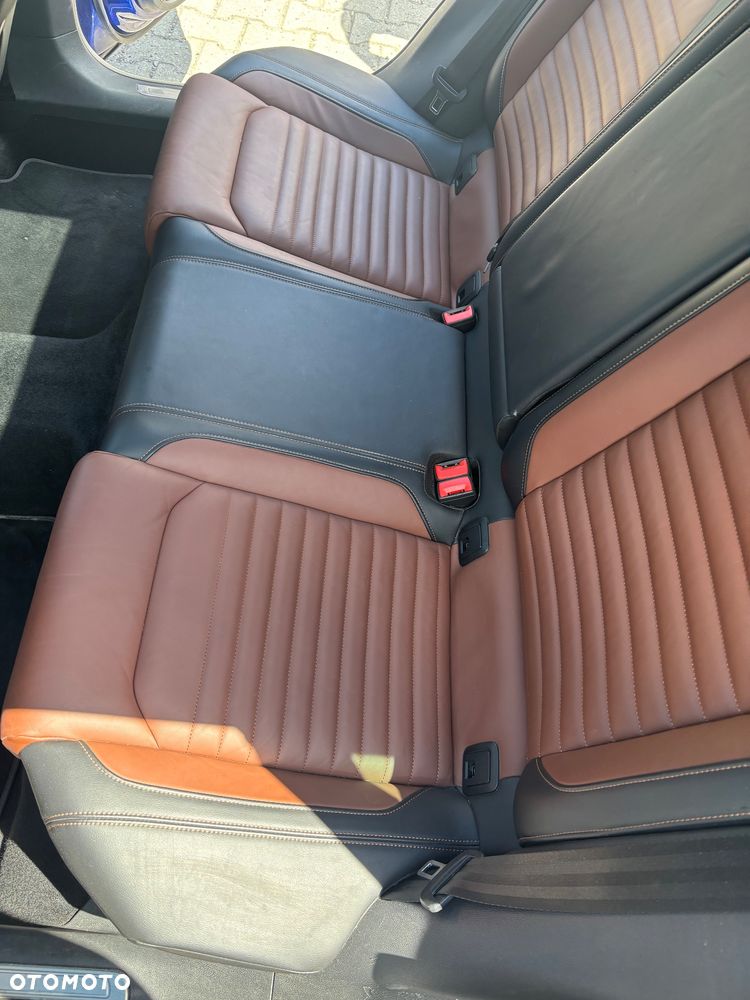 Volkswagen Passat 2.0 TDI SCR DSG 4Motion Elegance - 7