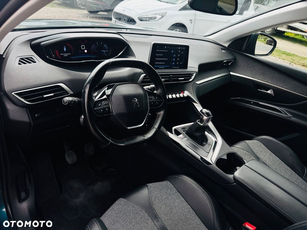 Peugeot 5008 BlueHDi 130 Allure - 19