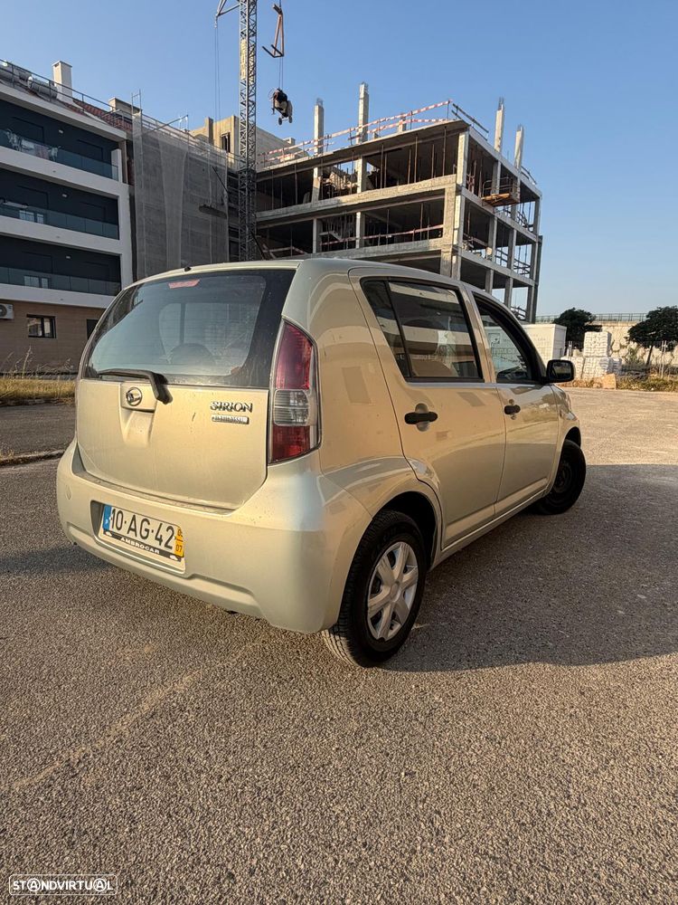 Daihatsu Sirion 1.0 - 8