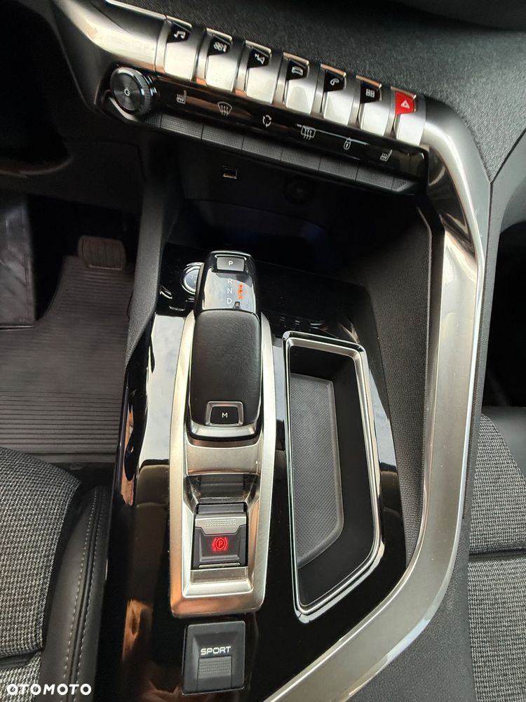 Peugeot 3008 1.6 THP Active S&S EAT6 - 23