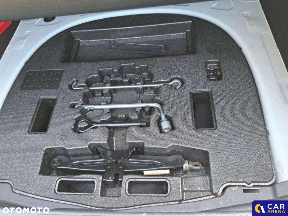 Toyota Camry - 33