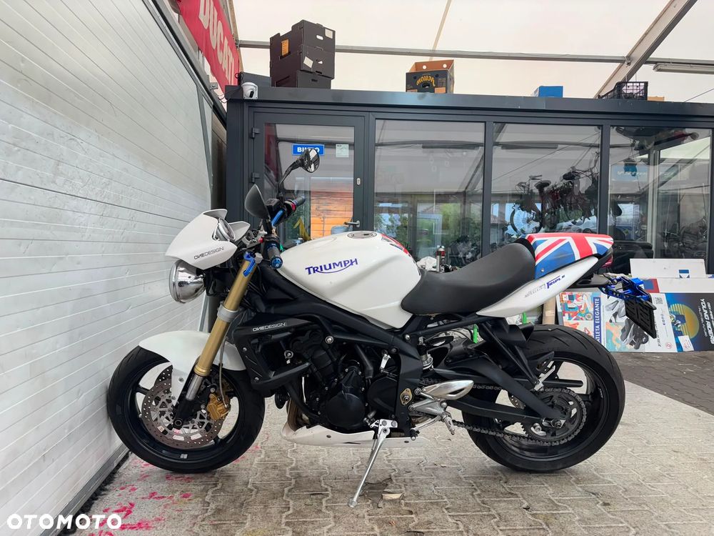Triumph Street Triple - 15
