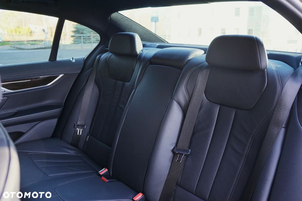 BMW Seria 7 730d xDrive - 28