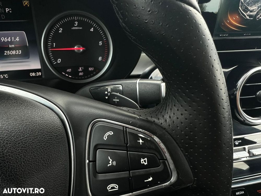 Mercedes-Benz GLC - 23