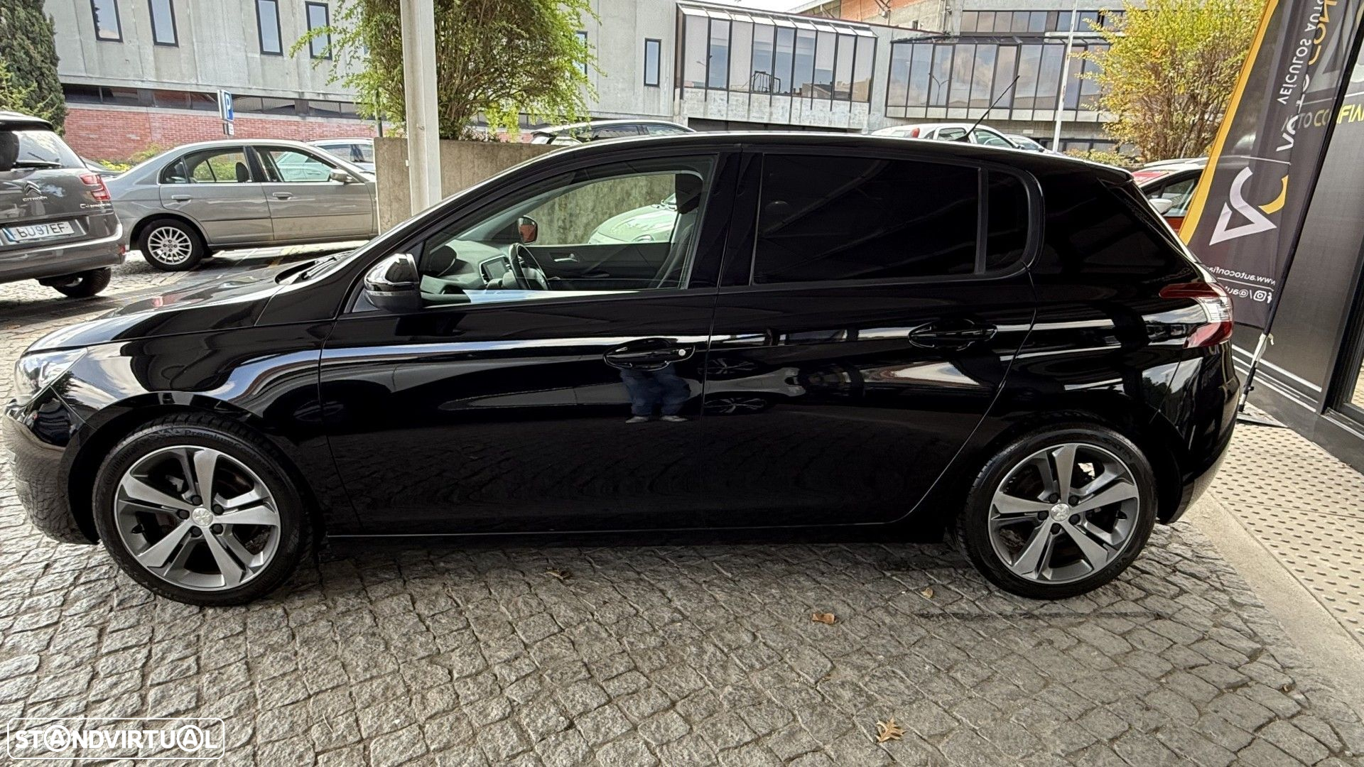 Peugeot 308 1.2 PureTech Allure J17 - 8
