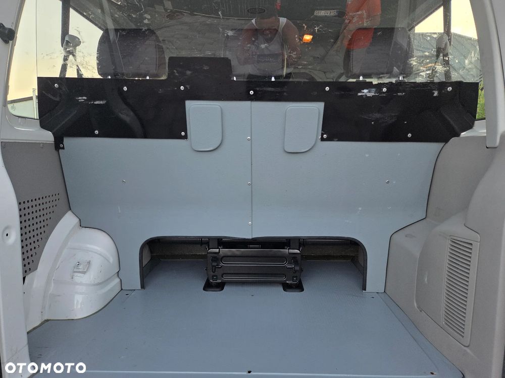 Volkswagen Transporter - 25