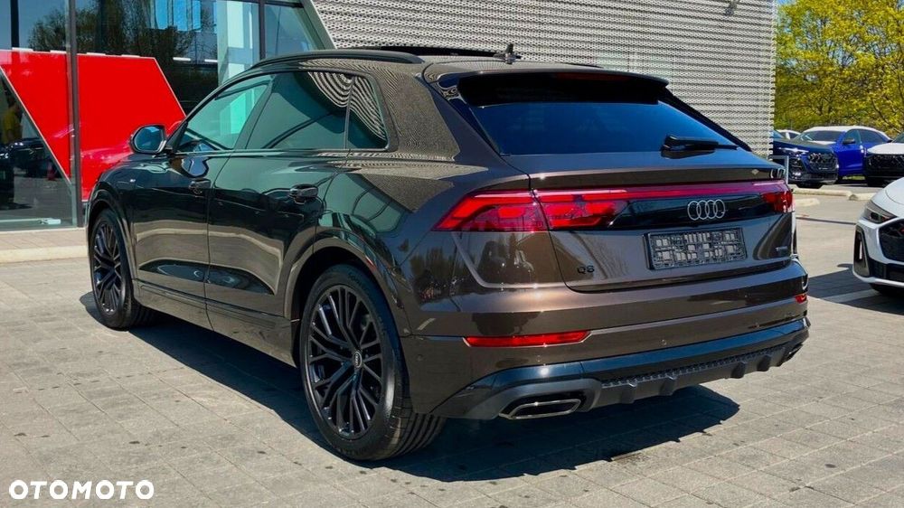 Audi Q8 - 12