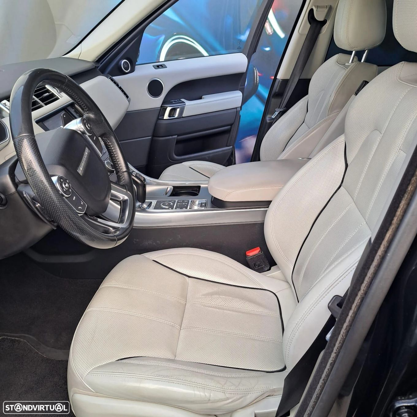 Land Rover Discovery Sport - 24