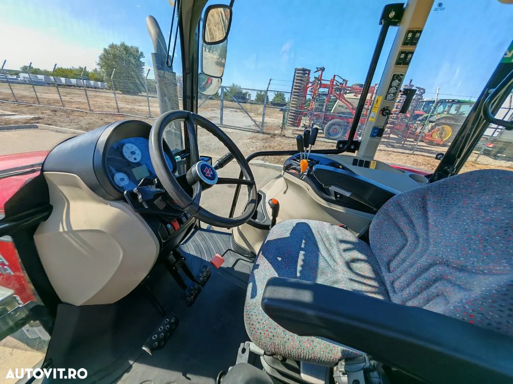 Massey Ferguson MF 5713M CAB ESSENTIAL 4x4  TRACTOR AGRICOL - 11