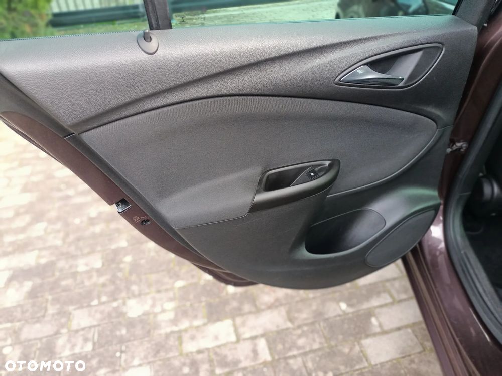 Opel Astra 1.4 Turbo Dynamic - 25