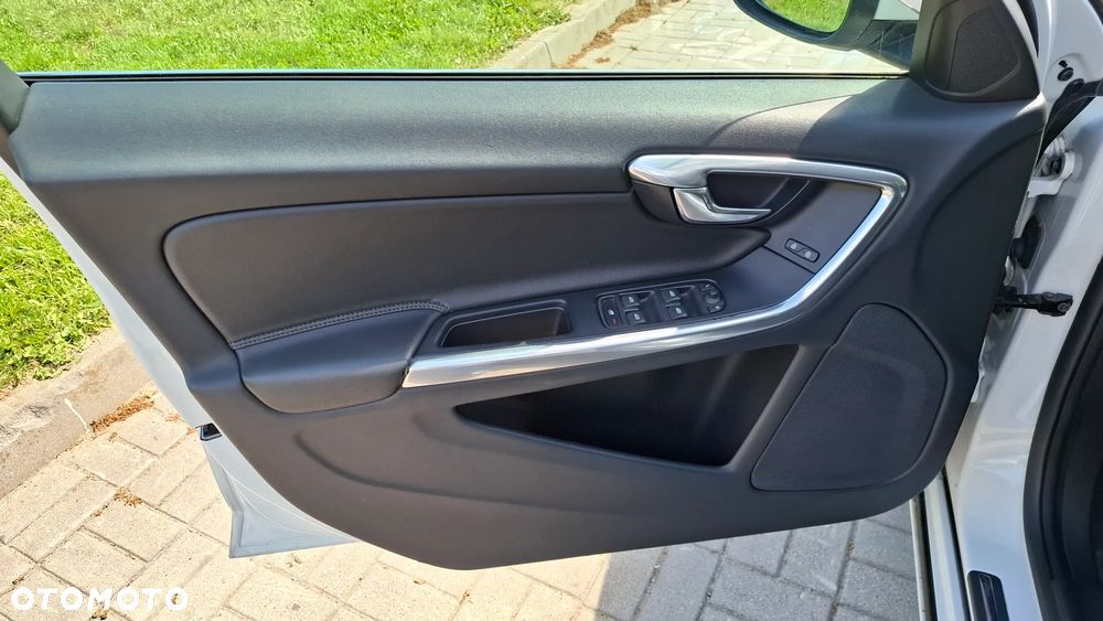 Volvo S60 T3 Summum - 13