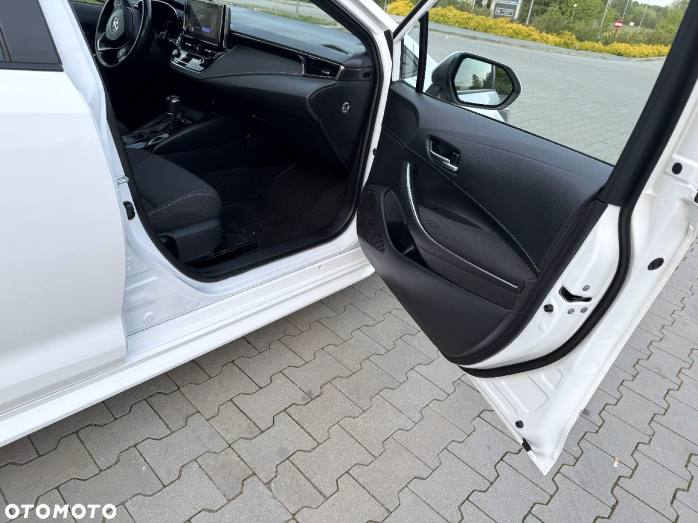 Toyota Corolla 1.8 Hybrid Active - 27