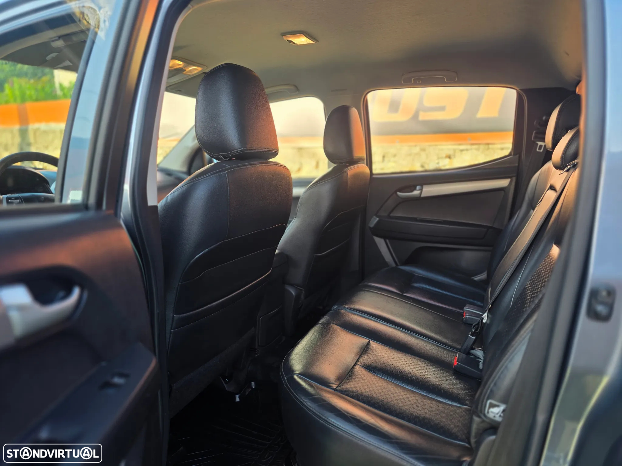 Isuzu D-Max 2.5 DTi CD 4WD LS Sport Edition - 23