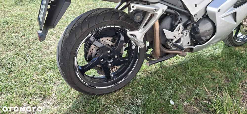 Honda VFR - 9