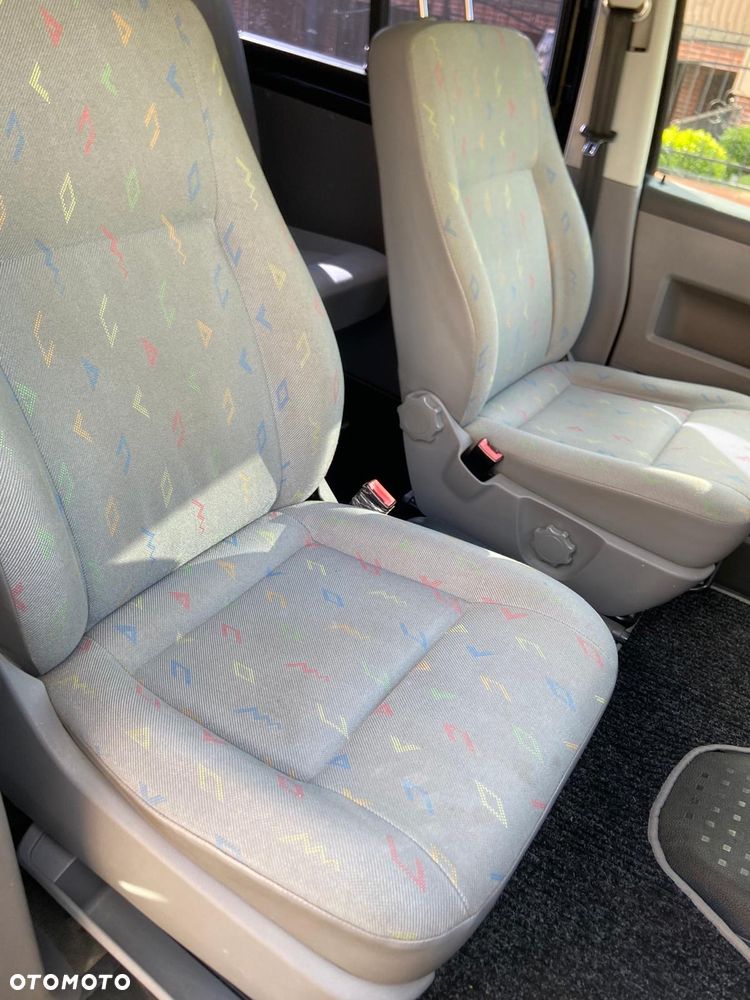 Volkswagen Transporter - 18