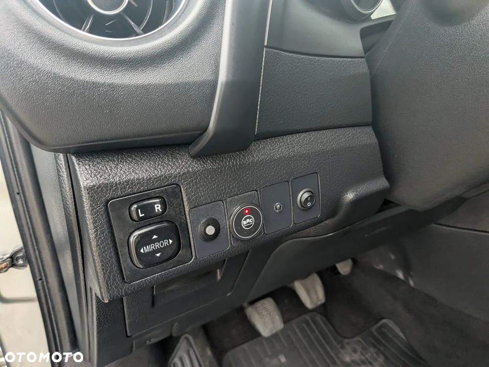 Toyota Auris 1.6 Prestige - 28