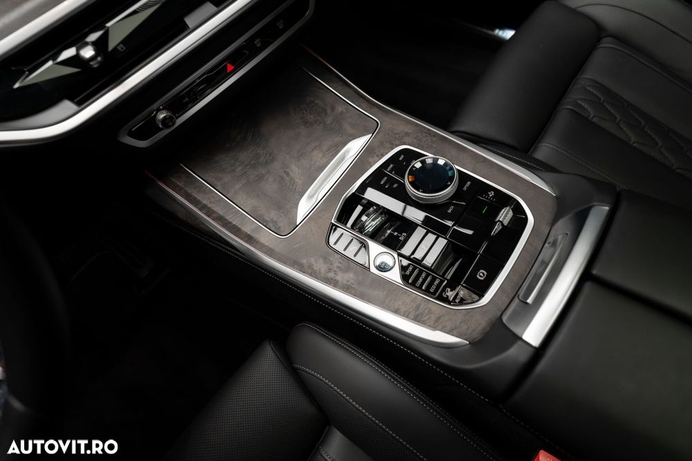 BMW X7 - 28