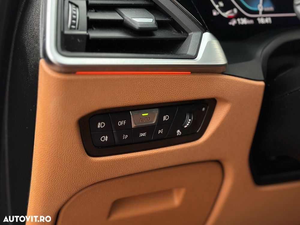 BMW Seria 3 330e Aut. - 18