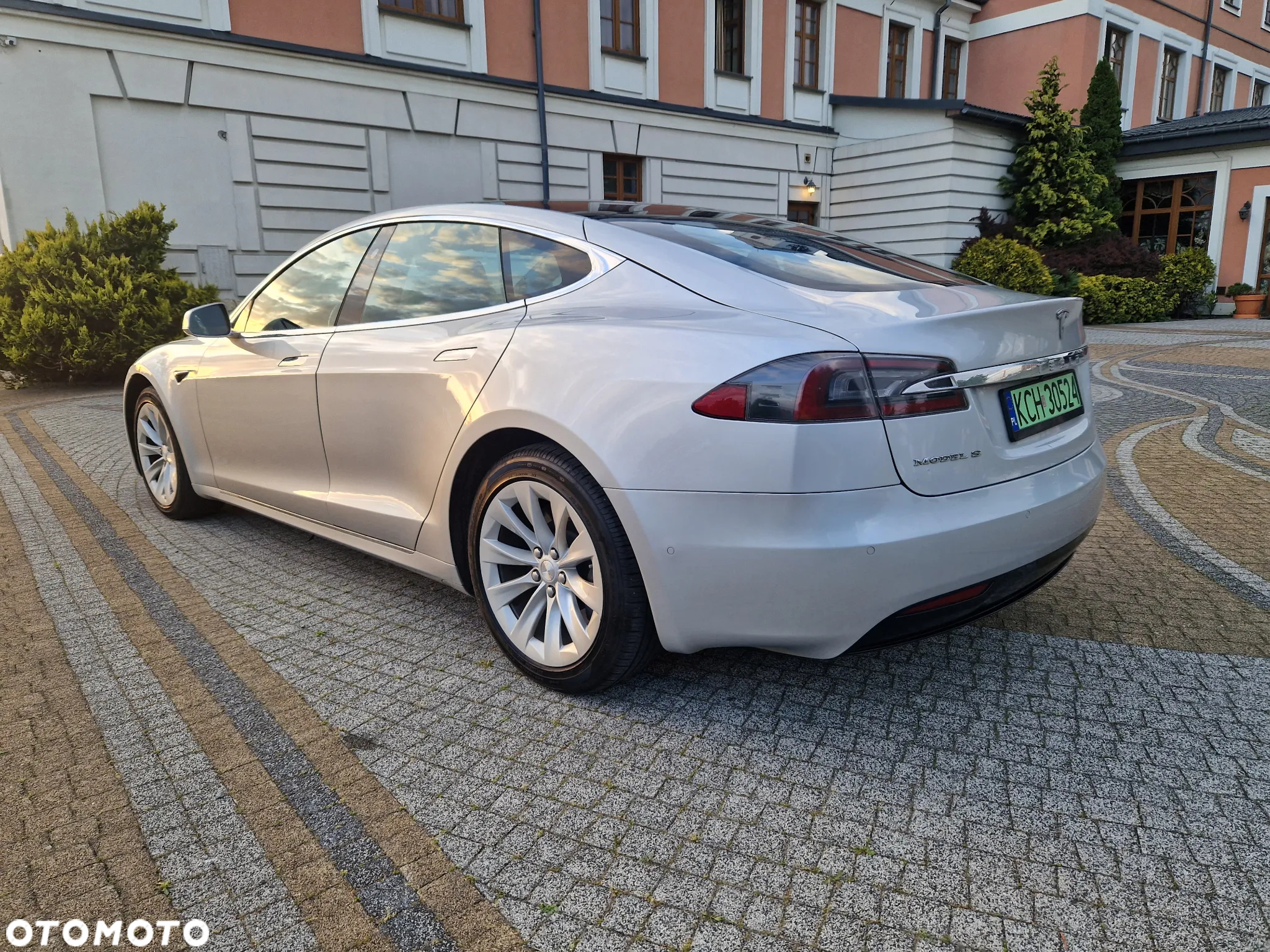 Tesla Model S Long Range Plus - 9