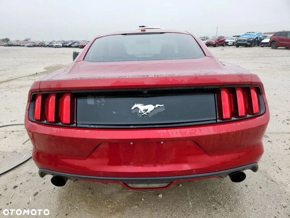 Ford Mustang Fastback 2.3 Eco Boost - 6