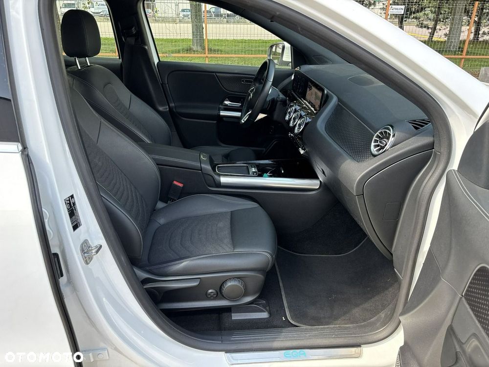 Mercedes-Benz EQA - 15