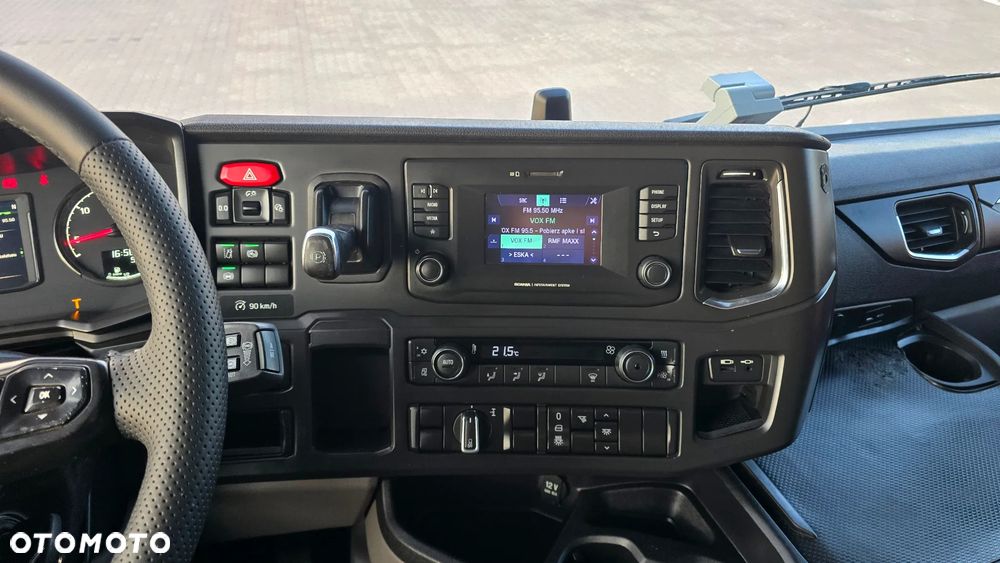 Scania R450 ❗️STANDARD / HYDRAULIKA / ALUFELGI / NAVI / LED / VIRTUAL COCKPIT / DUŻE ZBIORNIKI / ZABUDOWY MIĘDZYOSIOWE / RETARDER / LODÓWKA / ACC / NOWE SPRZĘGŁO I HAMULCE / BEZ EGR / SALON POLSKA ❗️ - 38