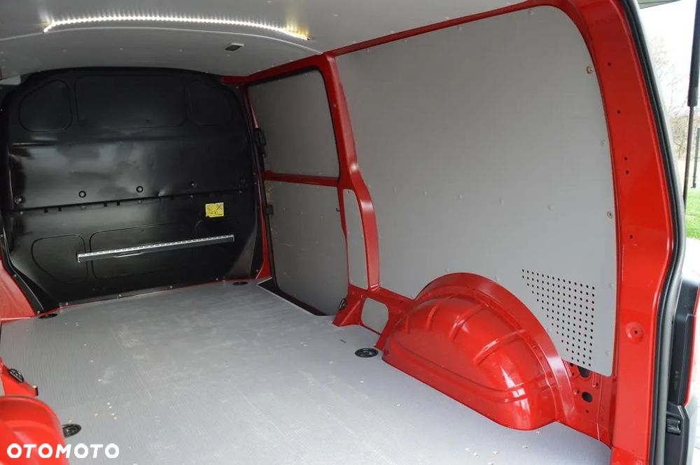 Volkswagen Transporter - 28