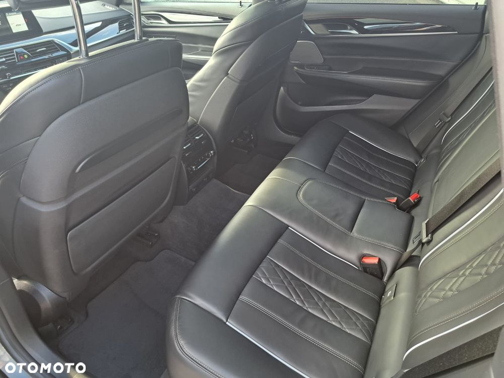 BMW 6GT 630d M Sport - 13