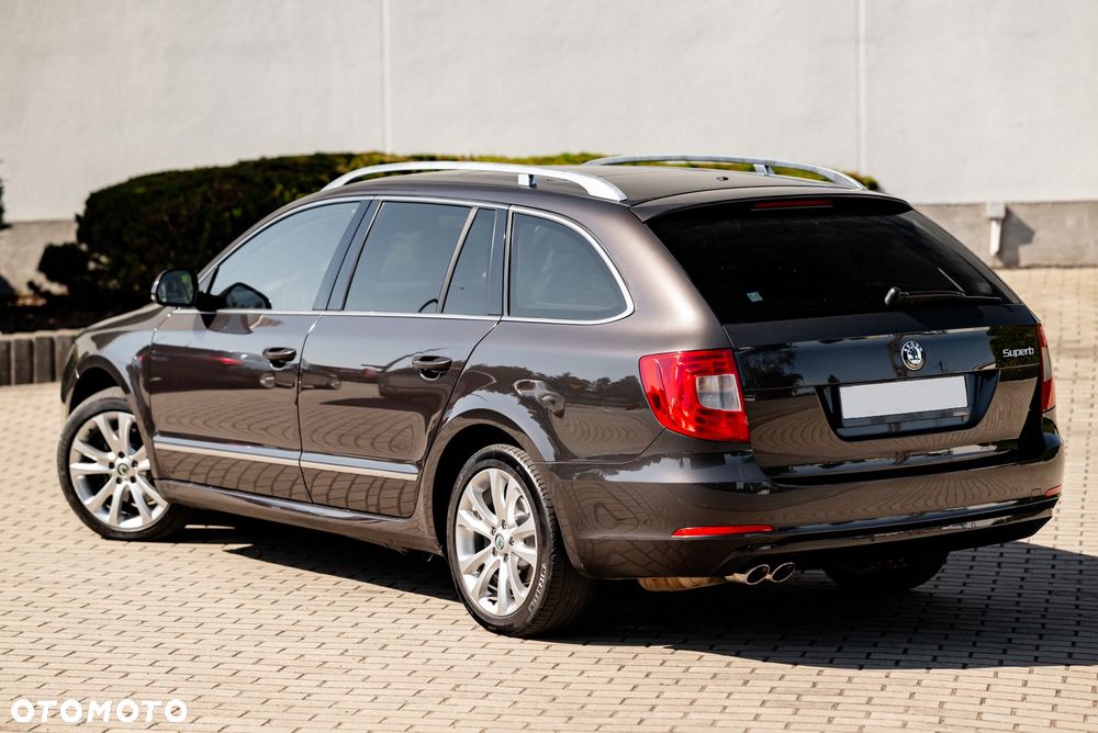 Skoda Superb 2.0 TDI Comfort DSG - 9