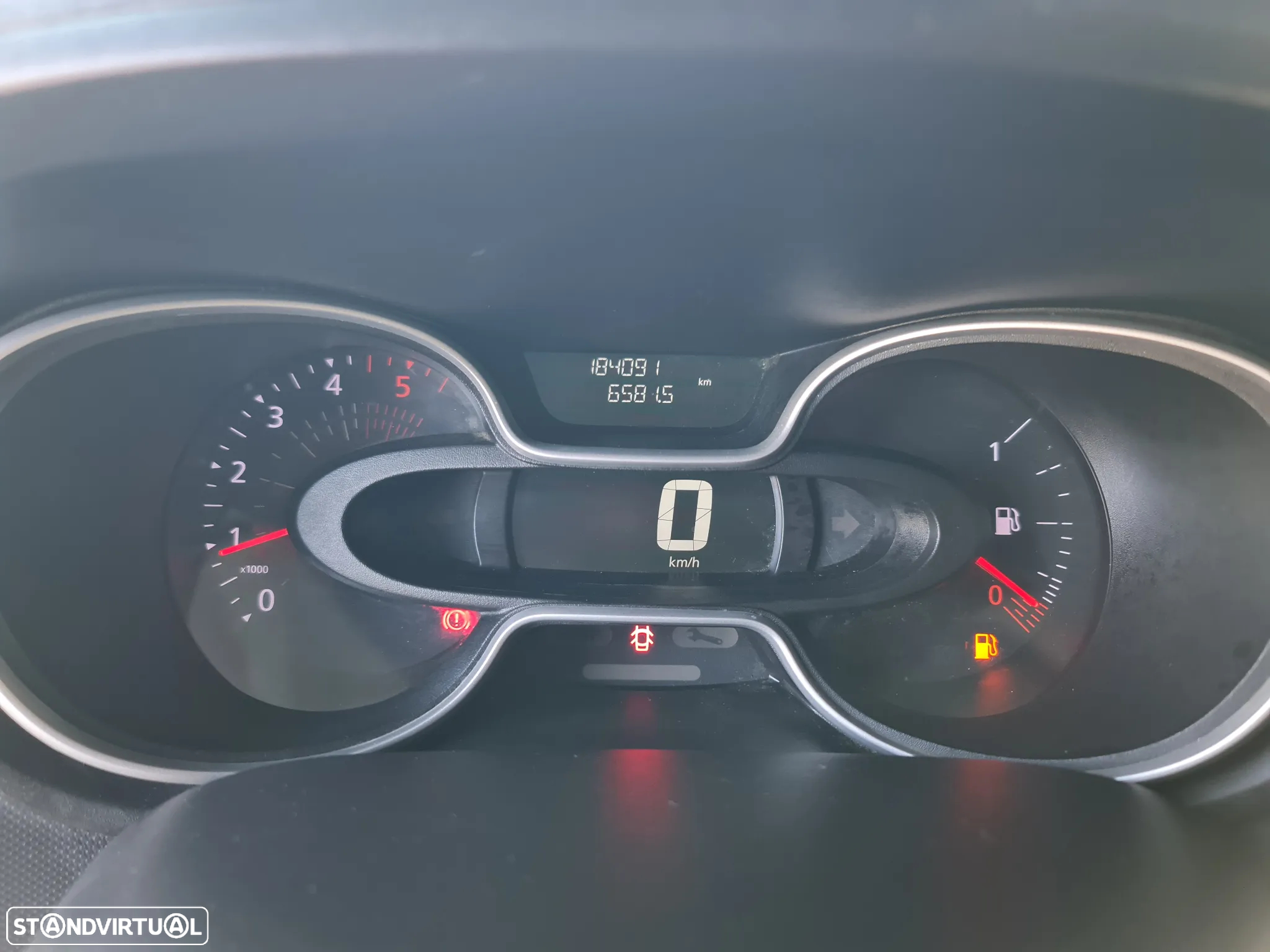 Renault TRAFIC 2.0 Dci 120CV * Câmera/ GPS/ AC/ IVA DEDUTÍVEL * - 28