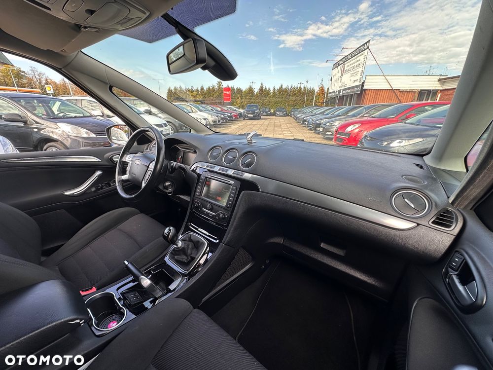 Ford S-Max - 13