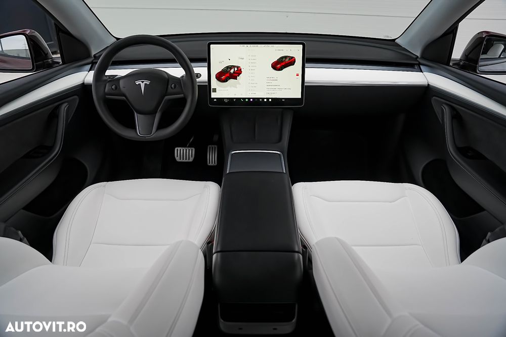 Tesla Model Y - 3