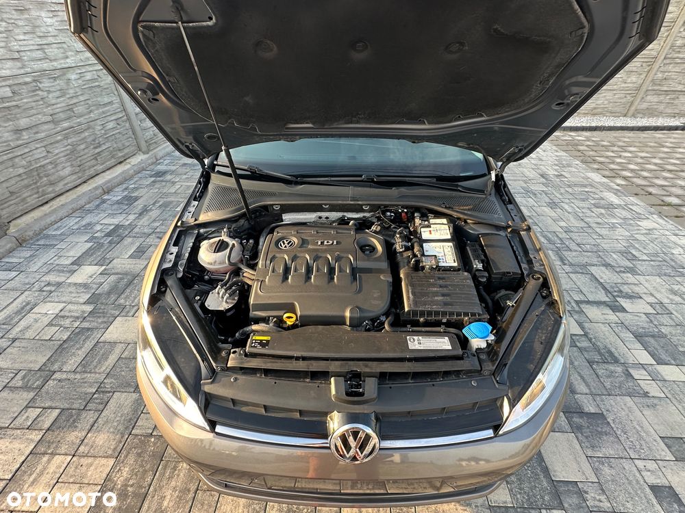 Volkswagen Golf 1.6 BlueTDI Comfortline - 15