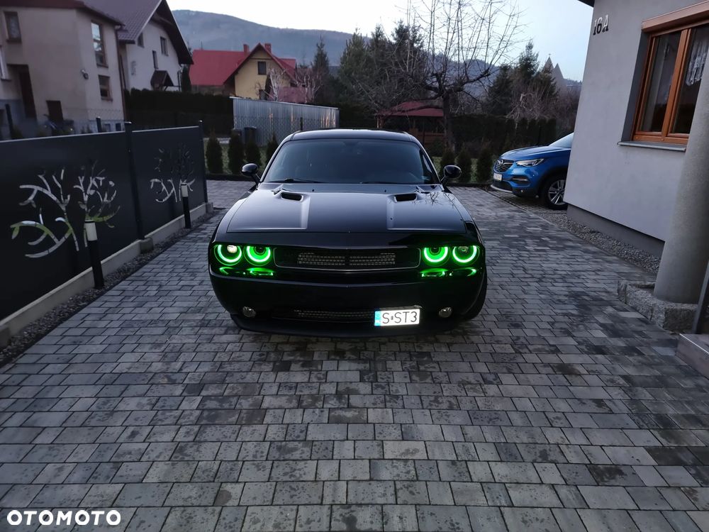 Dodge Challenger - 1