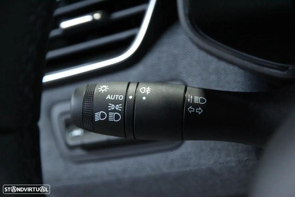 Renault Clio 1.0 TCe Techno Bi-Fuel - 11