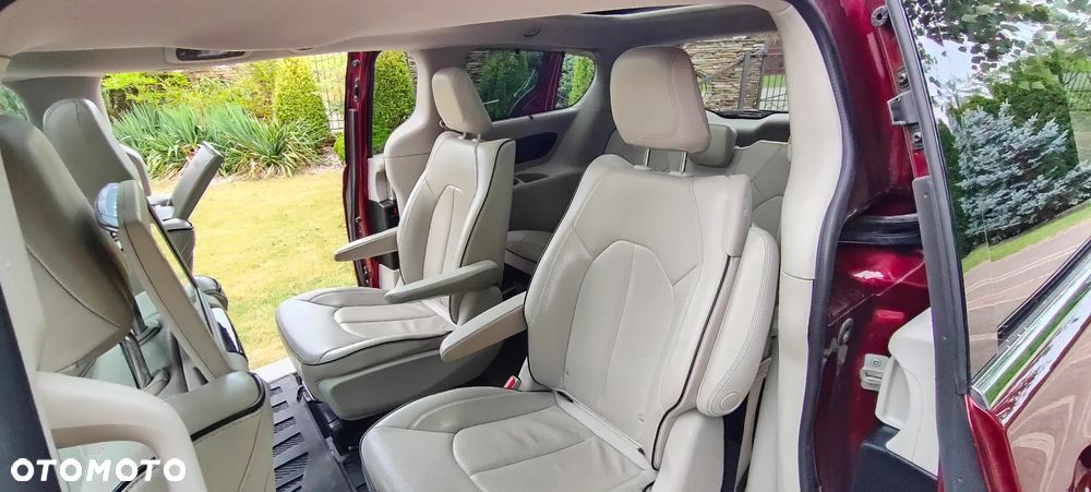 Chrysler Pacifica - 9