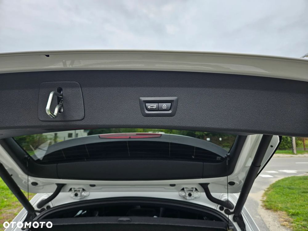 BMW X1 xDrive20d Sport Line - 17