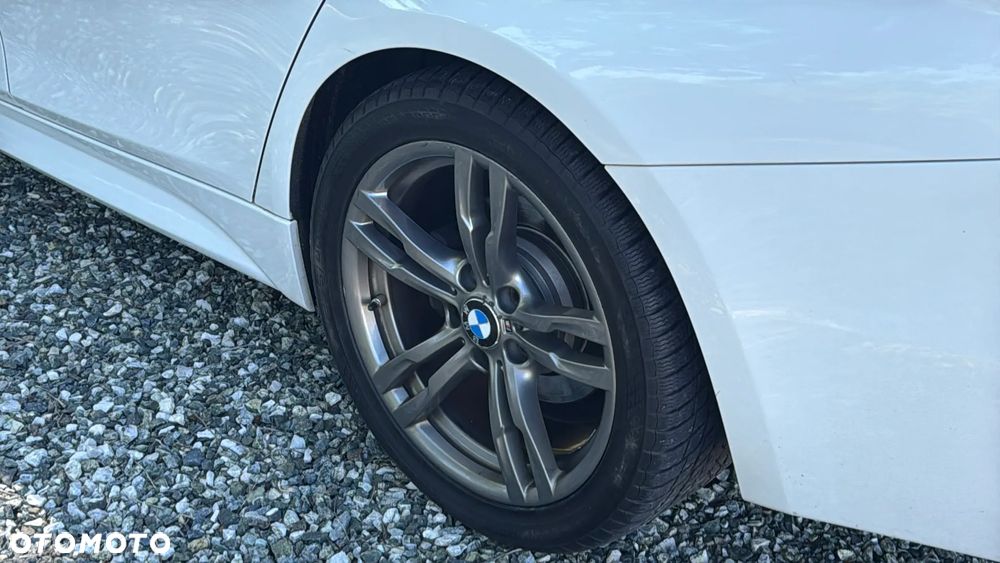 BMW Seria 3 318d Edition M Sport Shadow - 11