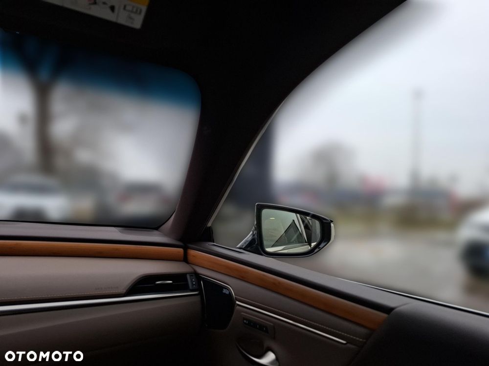 Lexus ES 300h Omotenashi - 20