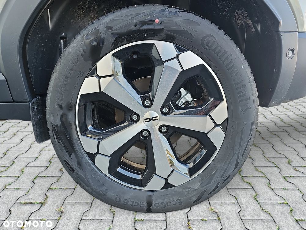 Dacia Duster 1.6 Full Hybrid 140 Journey MMT - 28