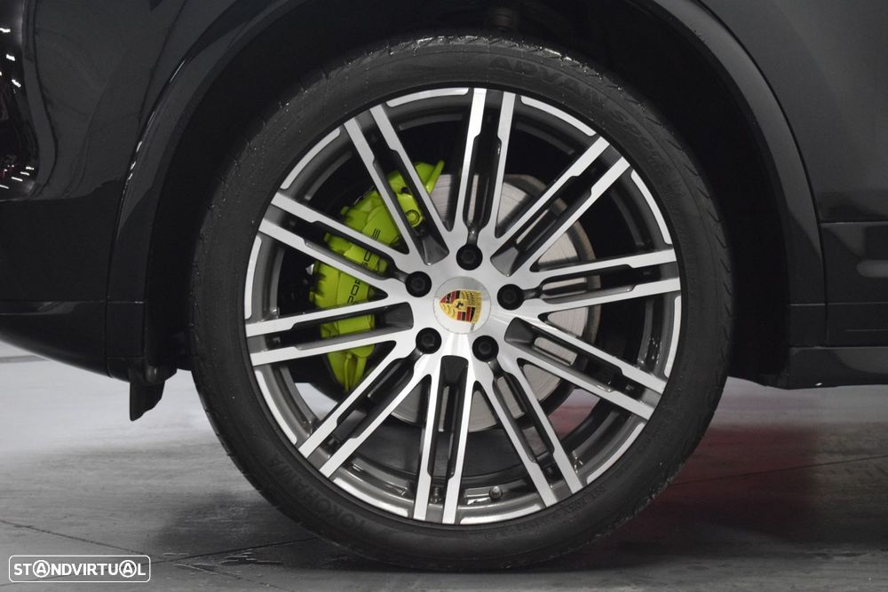 Porsche Cayenne S E-Hybrid - 21