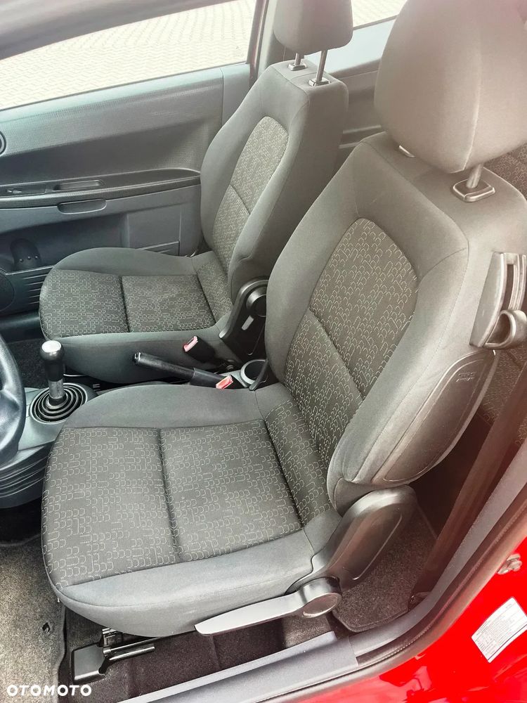 Mitsubishi Colt - 9